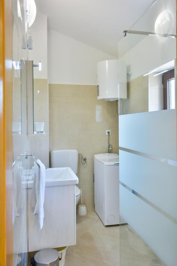 Gromila 2 Apartman Zengg Kültér fotó