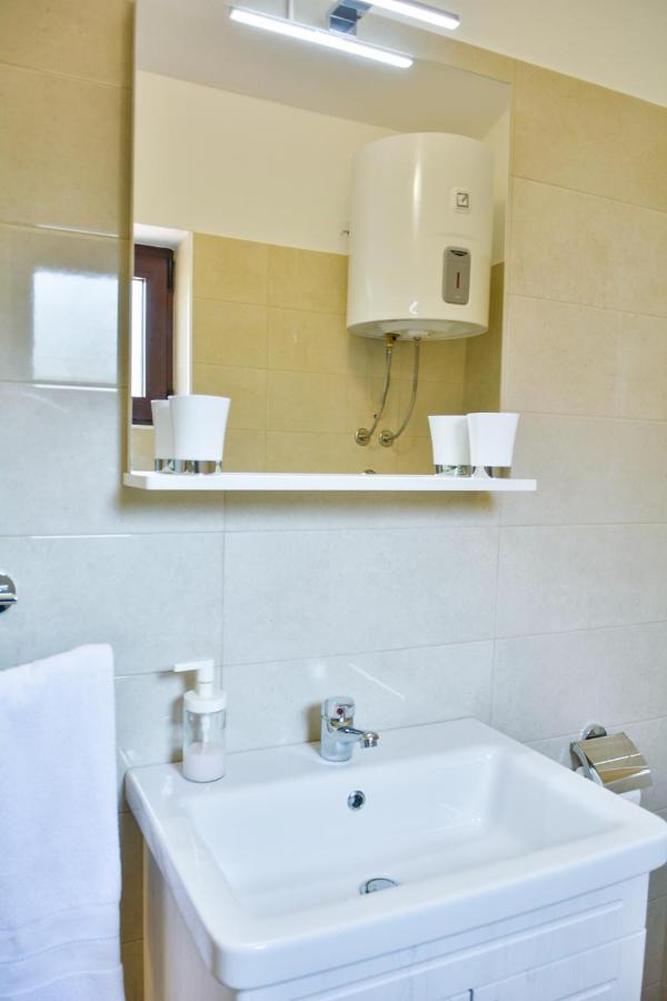 Gromila 2 Apartman Zengg Kültér fotó